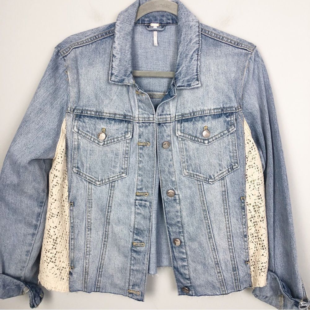 FREE PEOPLE | Crochet Lace Insert Cropped Denim Jean Jacket Women’s Size M - Picture 3 of 11